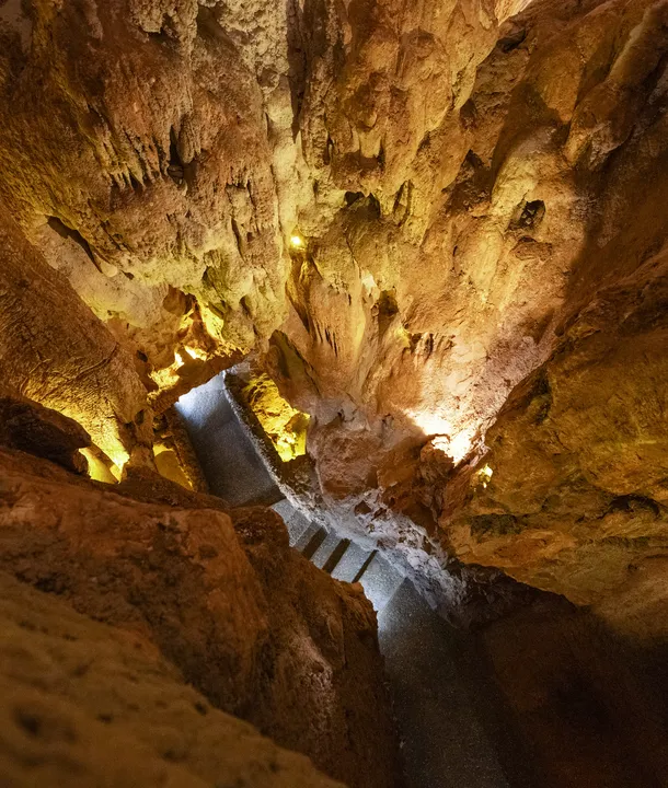 gruta mira de aire Dolinas