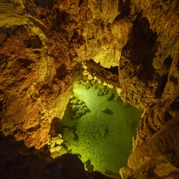gruta mira de aire Dolinas